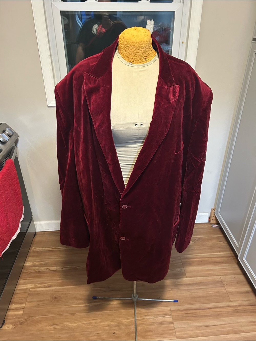 XXIOTTI Men's Velvet Blazer in Deep Burgundy Size 52